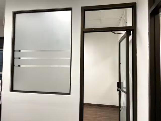 Amplio Local Comercial y Oficinas en Alquiler – Sabana Oeste | 350 m² - Imagen 6