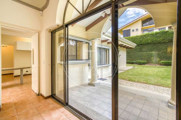 Se Vende Casa de Una Planta en Residencial Valle del Sol en Santa Ana noj1126 - Imagen 9