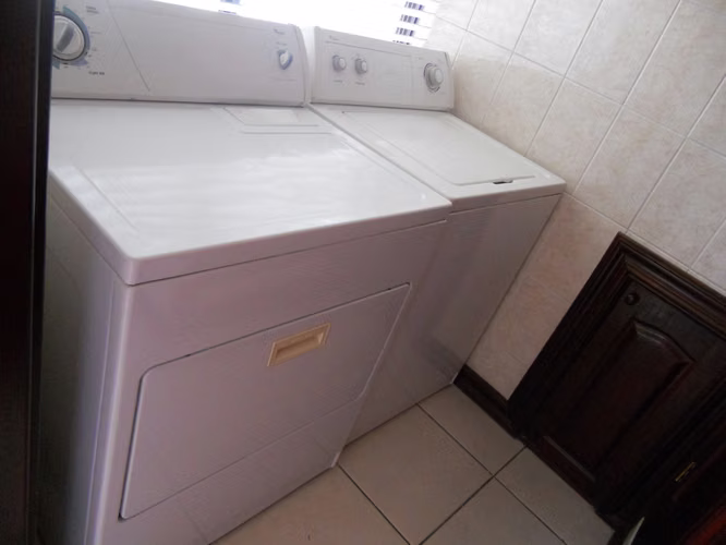  Apartamento amueblado en torre Trejos Montealegre  $1,400