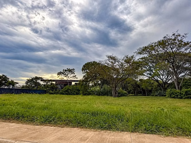 LOTE EN VENTA EN LATITUD LINDORA  - Imagen 20