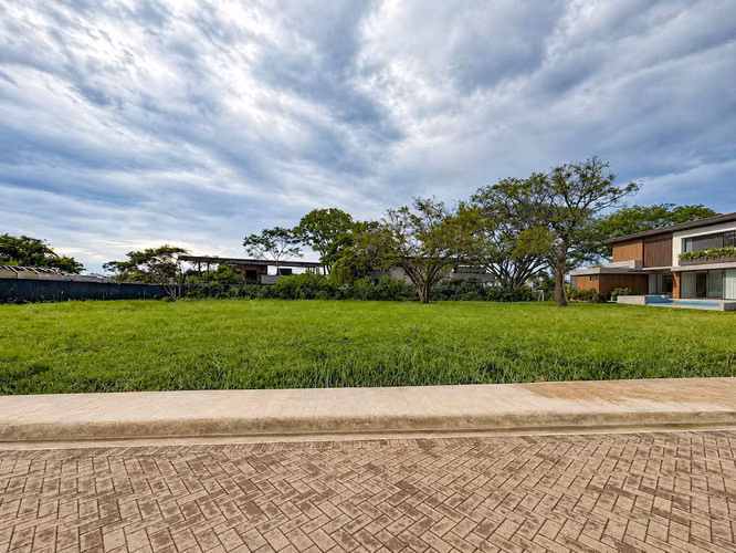 LOTE EN VENTA EN LATITUD LINDORA  - Imagen 7
