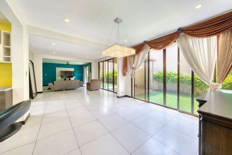 Se Vende Casa Condominio Loma Real Guachipelín Escazú 3 Habitaciones todas con Baño mas Oficina y Jacuzzi NOJ1268OR - Imagen 4