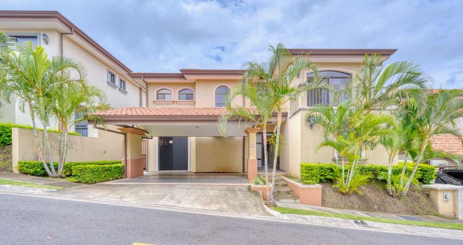 Se Vende Casa Condominio Loma Real Guachipelín Escazú 3 Habitaciones todas con Baño mas Oficina y Jacuzzi NOJ1268OR - Imagen 1