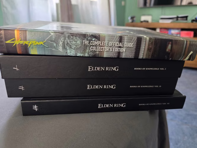 Books - guides / art video games