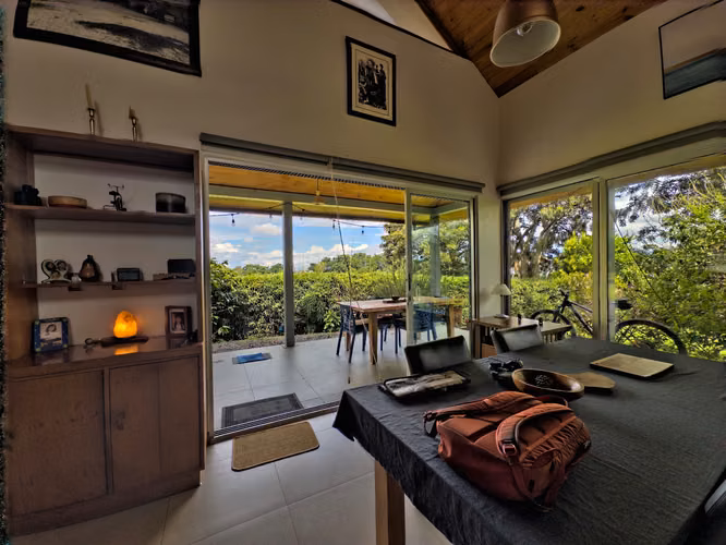 VENTA CASA DE UN NIVEL MAS MEZANINE CON AMPLIO JARDÍN  - Imagen 8