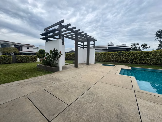 Venta de lote en condominio, zona de Lindora - Imagen 6