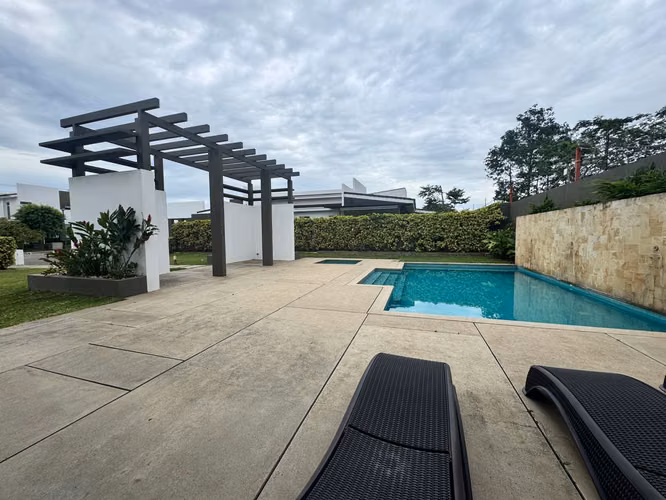 Venta de lote en condominio, zona de Lindora * - Imagen 4