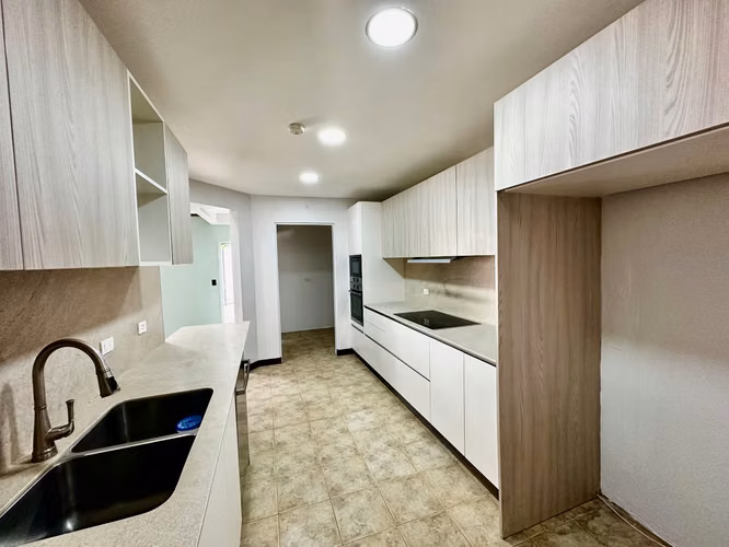 Casa en Alquiler en Guachipelín de Escazú – $2,000 4 hab. 3 baños 3 parqueos. - Imagen 4