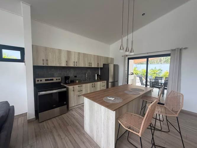 CASA EN ALQUILER CON PISCINA PRIVADA – TAMARINDO, 3 HABITACIONES - Imagen 2