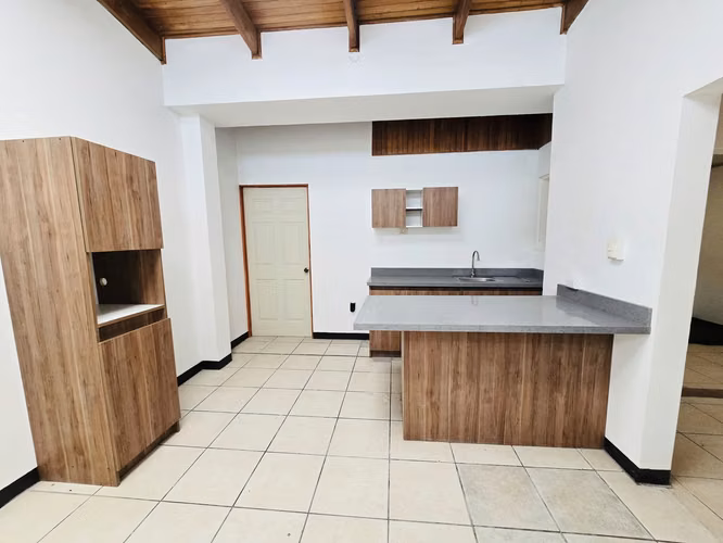 ALQUILER DE APARTAMENTO POR EL TRIÁNGULO DE ROHRMOSER - Imagen 4