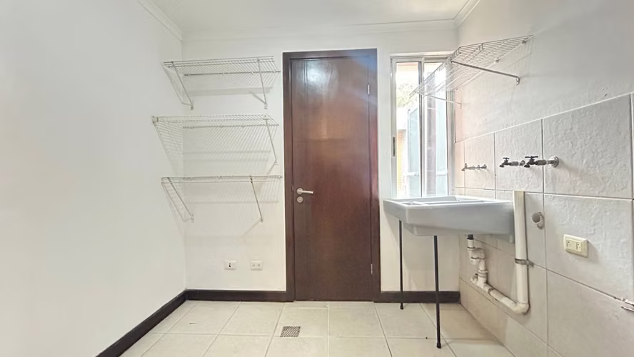 En Alquiler Hermosa Casa en Condominio en Guachipelín Sur de Escazú - Imagen 9