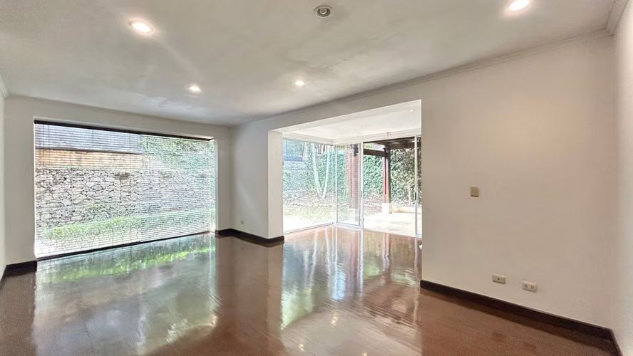 En Alquiler Hermosa Casa en Condominio en Guachipelín Sur de Escazú