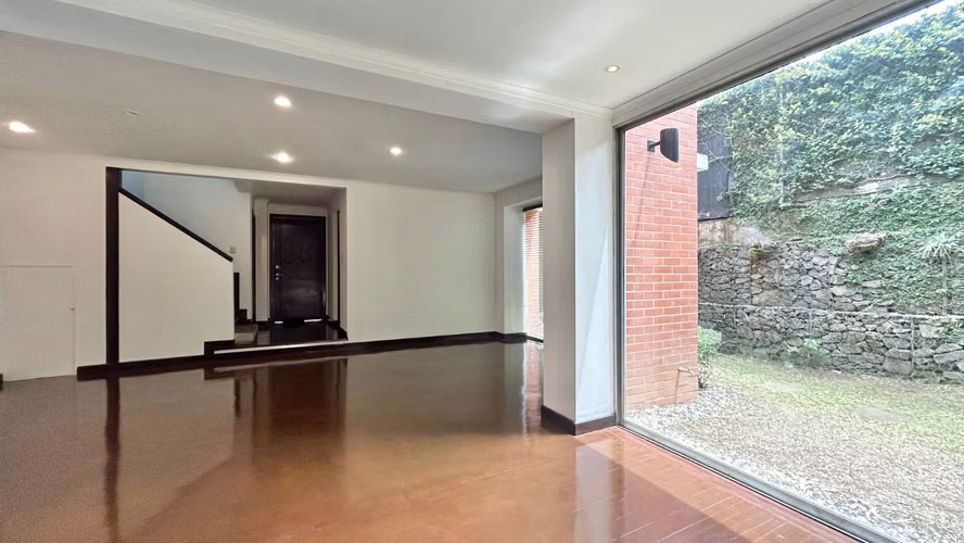 En Alquiler Hermosa Casa en Condominio en Guachipelín Sur de Escazú - Imagen 2