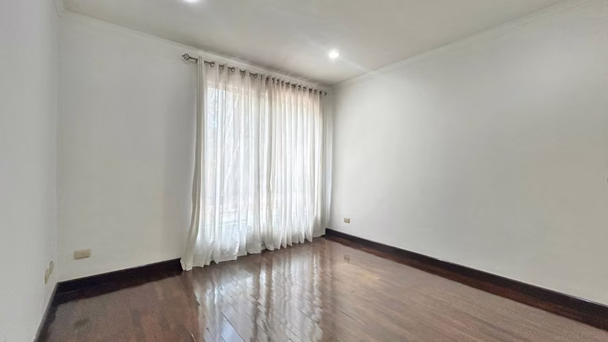En Alquiler Hermosa Casa en Condominio en Guachipelín Sur de Escazú - Imagen 17