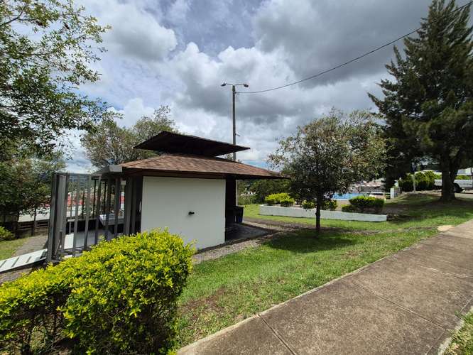 270B / Casa en venta / Cartago / 4 habitaciones / 4 parqueos / Condominio sostenible - Imagen 3