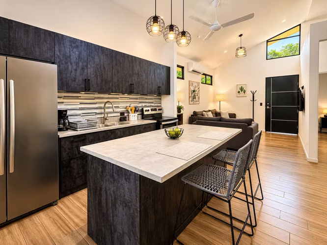 CASA EN ALQUILER CON PISCINA PRIVADA – TAMARINDO, 3 HABITACIONES - Imagen 1