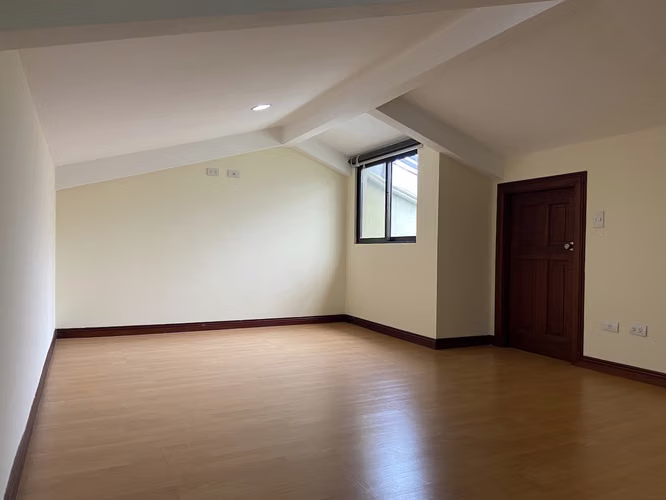 CASA EN CONDOMINIO EN ALQUILER SANTA ANA - Imagen 18