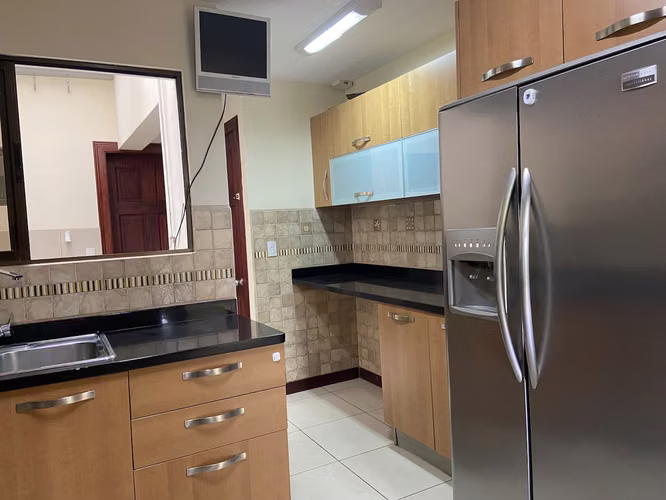 CASA EN CONDOMINIO EN ALQUILER SANTA ANA - Imagen 8