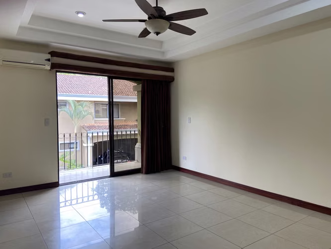 CASA EN CONDOMINIO EN ALQUILER SANTA ANA - Imagen 13