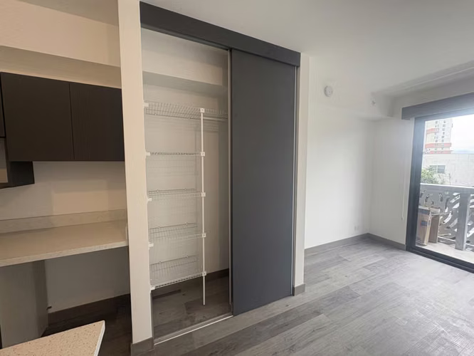 *Venta de apartamento estudio nuevo en Torre en Barrio Escalante. - Imagen 4