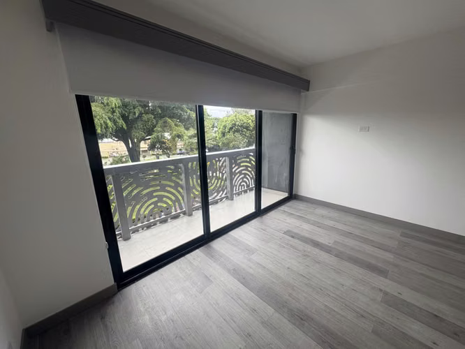 *Venta de apartamento estudio nuevo en Torre en Barrio Escalante. - Imagen 5