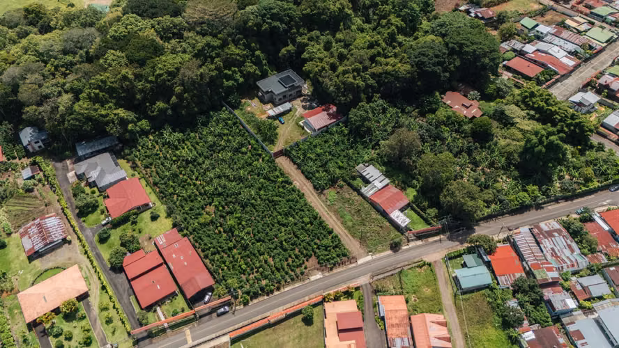 Lote Plano de 553 m² a 1 km del Centro – Santa María de Dota - Imagen 11