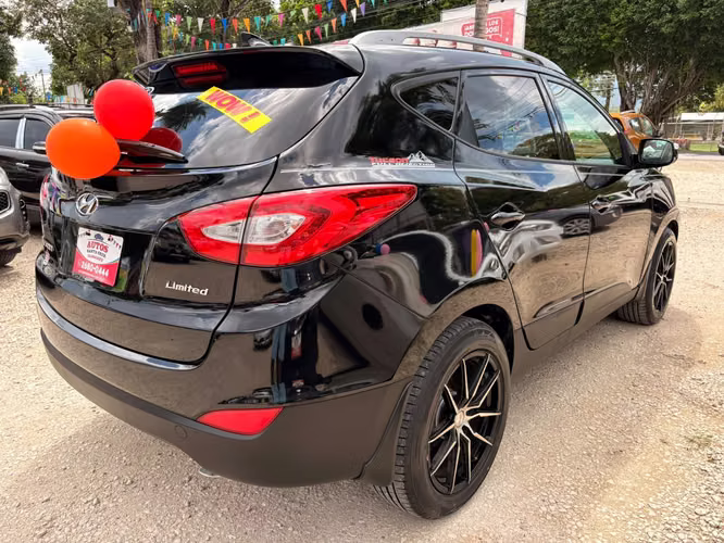 HYUNDAI TUCSON LIMITED-2015-AUTO-SHIFT TRONIC-4X2-8.875.000 - Imagen 2
