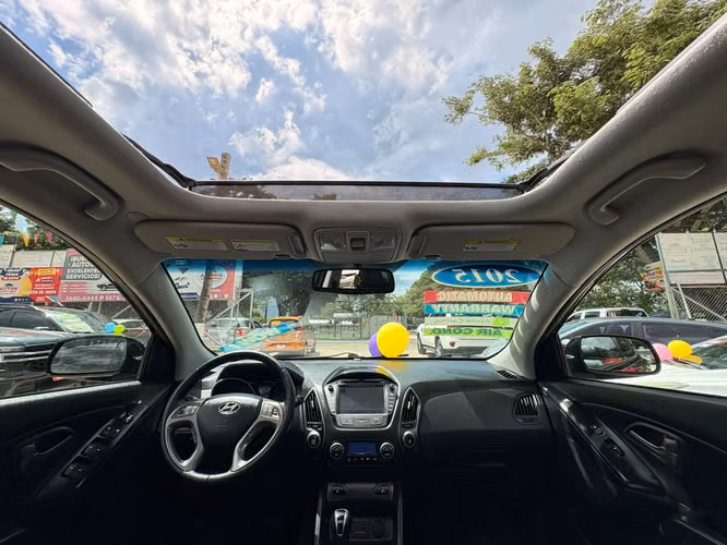 HYUNDAI TUCSON LIMITED-2015-AUTO-SHIFT TRONIC-4X2-8.875.000 - Imagen 6