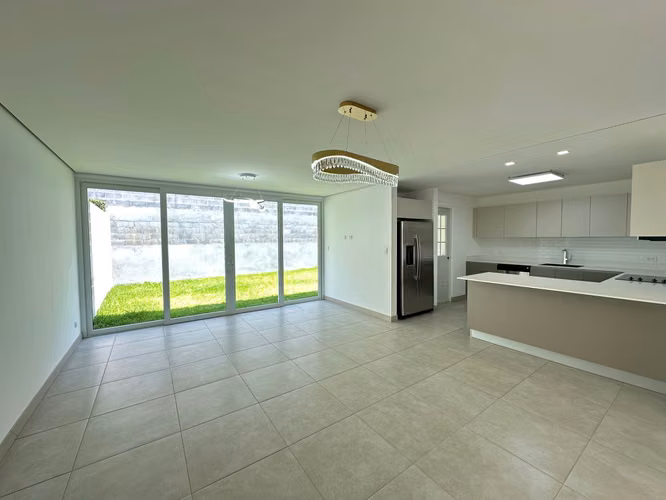  ALQUILER DE CASA NUEVA EN CONDOMINIO GUACHIPELÍN 310 - Imagen 3
