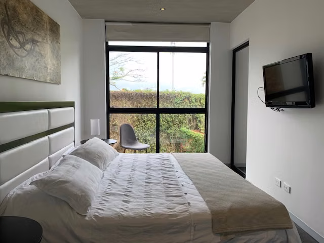 Venta de Apartamento Amueblado en Santa Ana con Excelente Ubicación - Imagen 14
