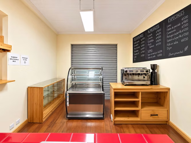 Venta propiedad casa/local comercial de uso mixto, La California (FV) - Imagen 4