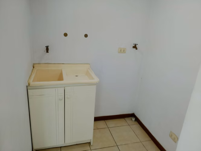 ALQUILER DE ACOGEDOR APARTAMENTO EN CONDOMINIO EN SAN JOSE CENTRO/ NO COCHERA/ - Imagen 12