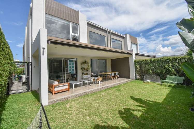 VENTA DE CASA MODERNA EN CONDOMINIO DUKANA EN GUACHIPELIN DE ESCAZÚ  - Imagen 1