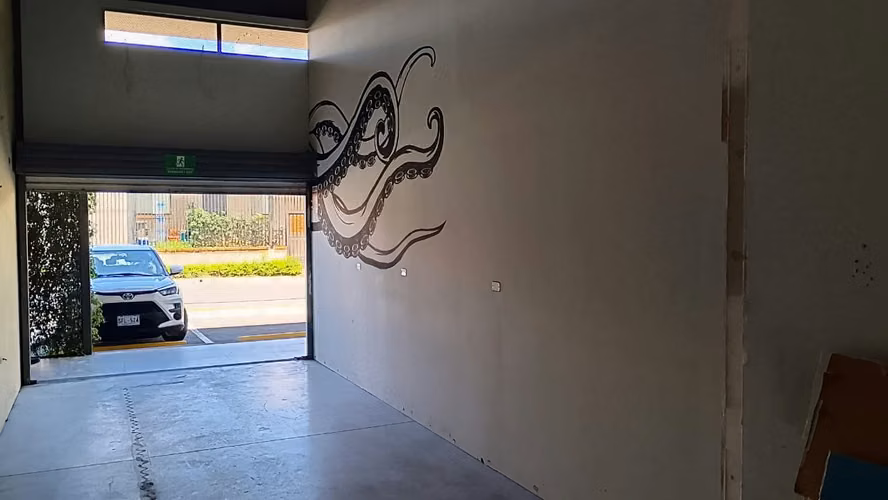 Local comercial en alquiler en Azenza Towers (ref : 106)