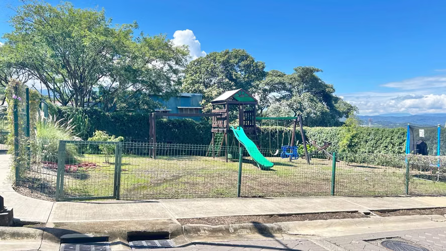 ¡CASA ESQUINERA A ESTRENAR EN ALQUILER! Entre Guachipelín Norte de Escazú y Pozos Norte - Imagen 16