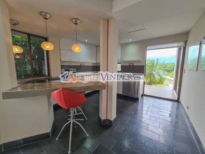 CASA CON PISCINA PROPIA Y VISTAS CON 2.266 M2 LOTE EN ALTO LAS PALOMAS SANTA ANA - Imagen 10