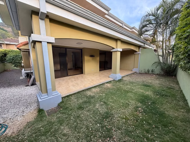 Almeria, linda-amplia 260 m2, L. Blanca, 3 hab, A/C, 2.5 baños, terraza, patio, sala TV, amenidades. - Imagen 7