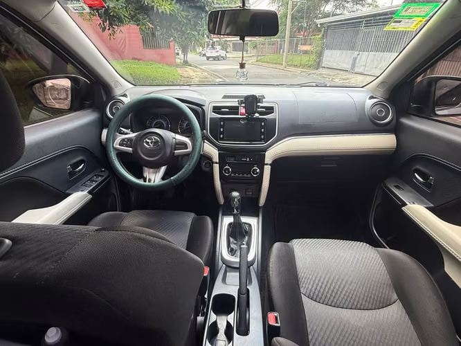 Toyota Rush G 2020 | 7 Pasajeros | Manual | 1.5L