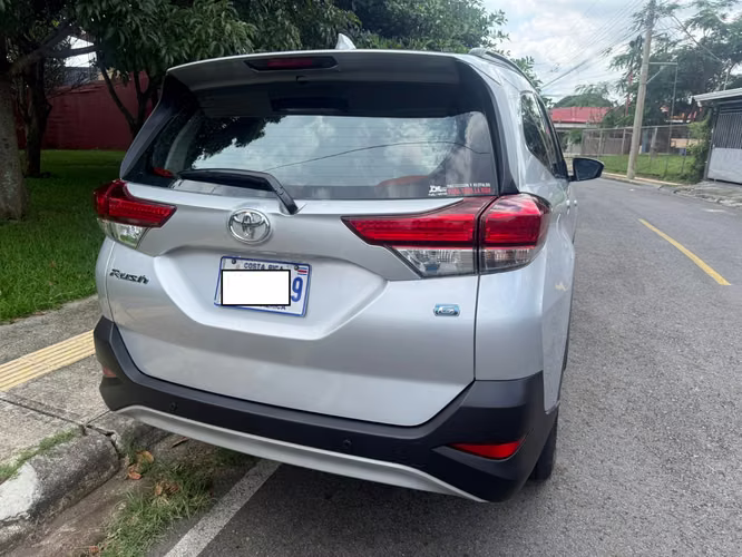 Toyota Rush G 2020 | 7 Pasajeros | Manual | 1.5L