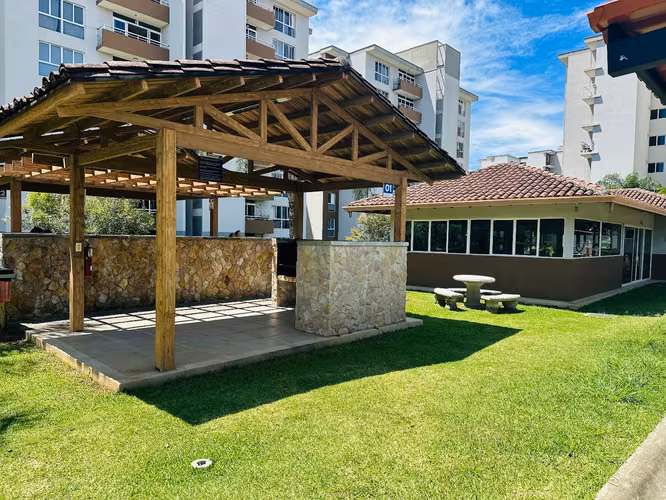 VENTA DE HERMOSO APARTAMENTO EN PISO 8 EN CONDOMINIO 9-10 COMPLETAMENTE AMOBLADO Y EQUIPADO - Imagen 13