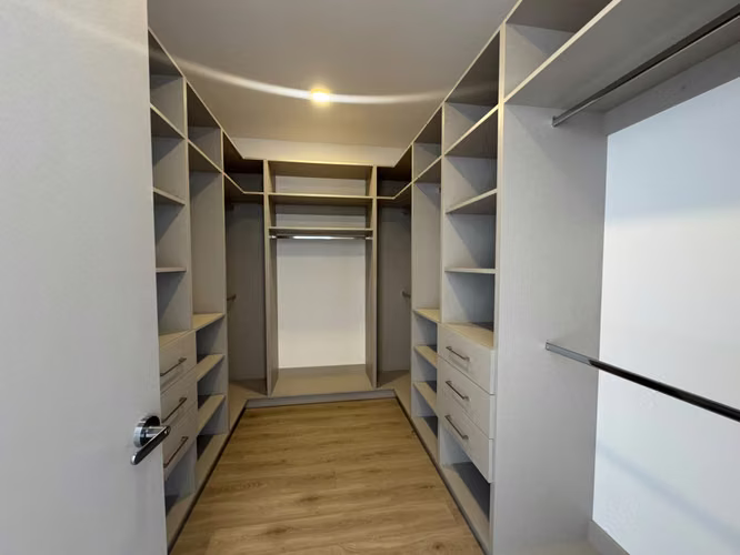 Apartamento amplio en Condominio de Escazú Guachipelin  - Imagen 9