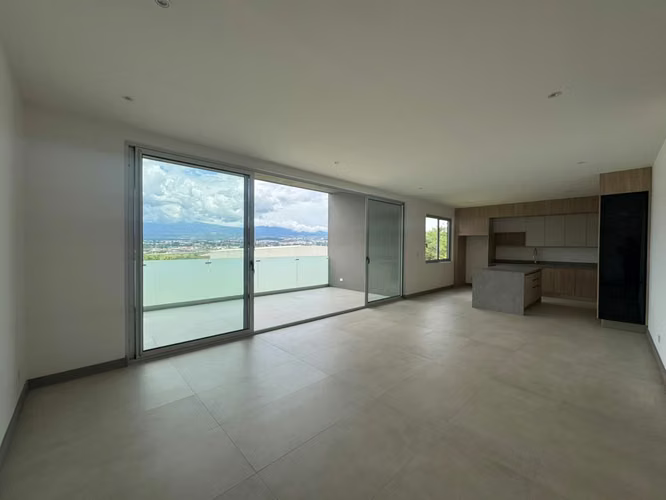 Apartamento amplio en Condominio de Escazú Guachipelin  - Imagen 2