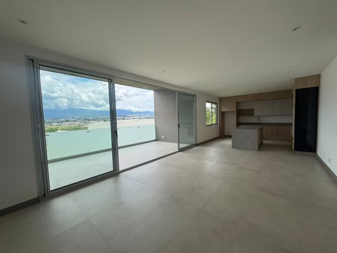 Apartamento amplio en Condominio de Escazú Guachipelin  - Imagen 5