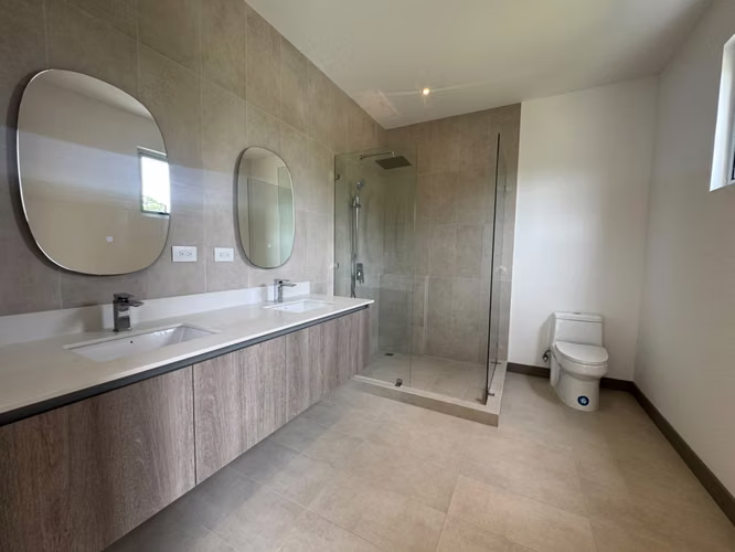 Apartamento amplio en Condominio de Escazú Guachipelin  - Imagen 10