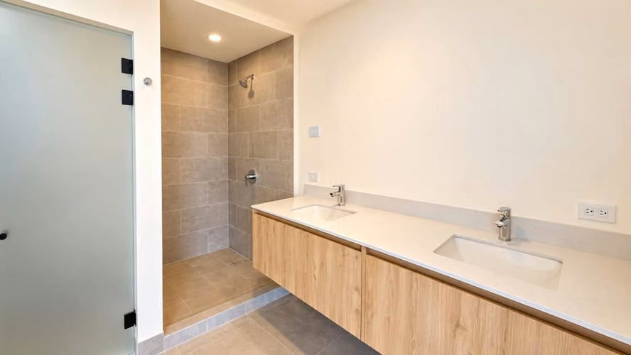 Venta de apartamento (penthouse) en torre de la Sabana con línea blanca