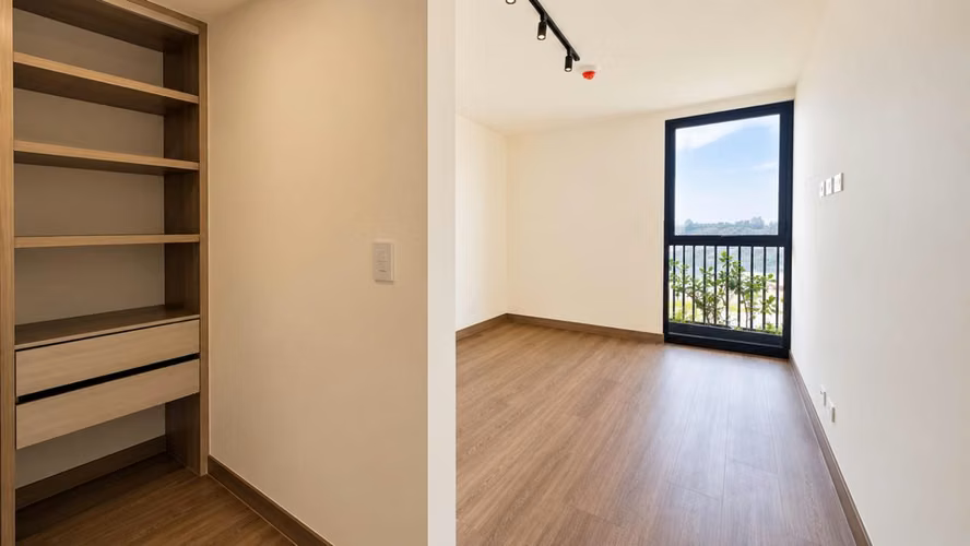 Venta de apartamento (penthouse) en torre de la Sabana con línea blanca