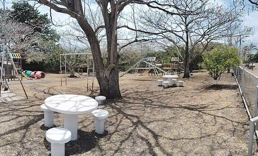 50 / Casa / Alquiler / Guachipelín Norte / 2 hab / 2 Parqueos / Seguro - Imagen 14