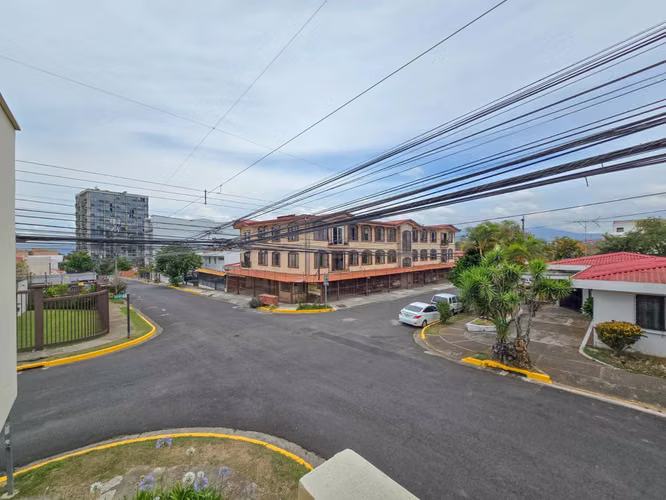 Casa Esquinera en Rohrmoser Nunciatura Ideal para Remodelar o Desarrollo de Apartamentos - Imagen 16
