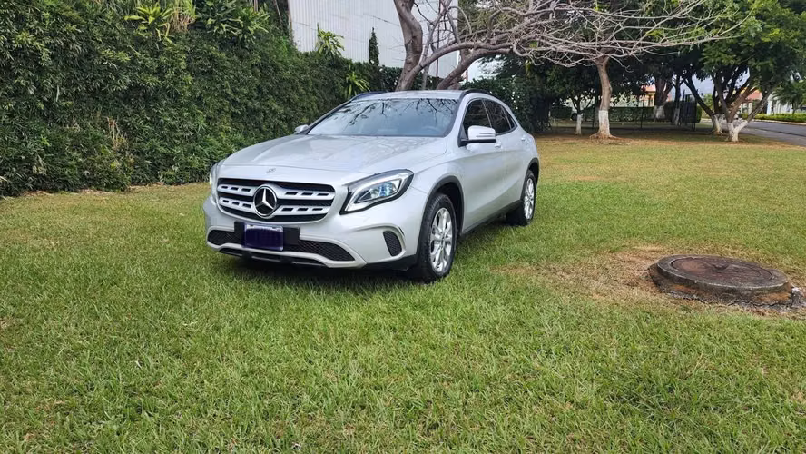 Mercedes-Benz GLA 180 2018 | Turbo | Automático | Full Extras
