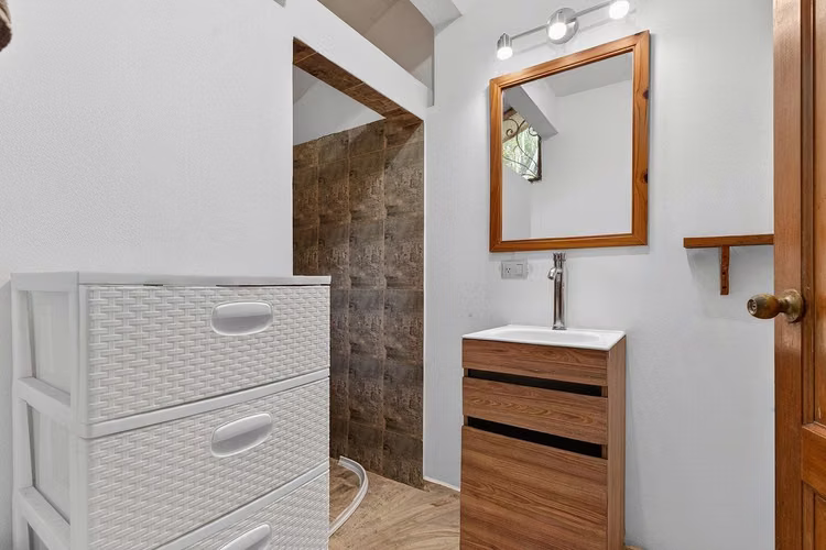 Casa Martín Pescador | Casa con piscina, 3 hab y 2.5 baños a pie de la playa en Las Palmas - Imagen 13